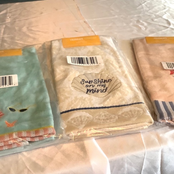 set of 3 “summer theme” hand towels - Picture 1 of 10